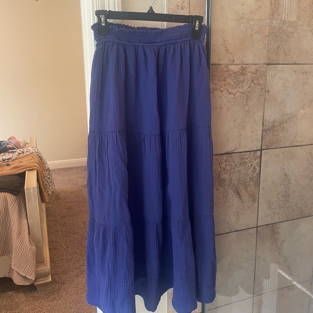 EUC Marine Layer Corinne Maxi skirt in Navy. Sz M